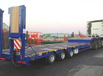 CAT 1  3-Axle-Stepframe-Low-Loader