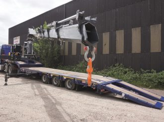 CAT1 Stepframe Low Loader mounted with Pesci 95 Boom Crane