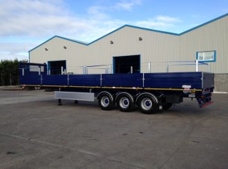 Mac 3  Axle  Platform  Flat  Trailer  Steel Company News Story 5